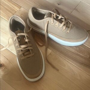 Allbirds Tan Sneakers Versatile Low-Top Design
